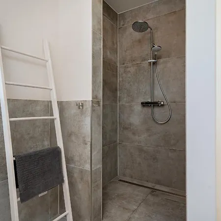 Holiday home Wind In Den Baeumen *